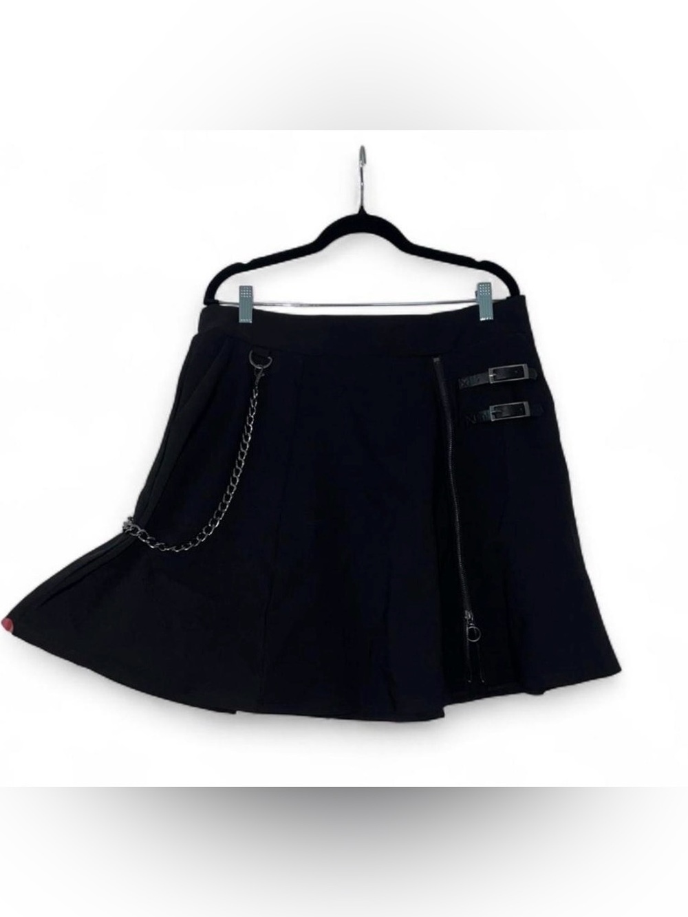 NWT Torrid Nightfall Plus Size 0x Black Skirt w Chain, Buckles and Zipper Detail